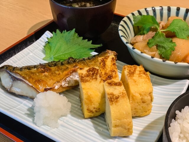 一人暮らし 毎日外食